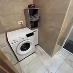 Delightful Cozy Riverside - One Bedroom With Terrace דירה