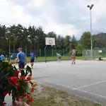 Delightful Cozy Riverside - One Bedroom With Terrace דירה