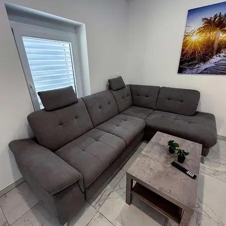 Delightful Cozy Riverside - One Bedroom With Terrace Apartment Recica ob Savinji