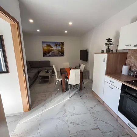 Apartmán Delightful Cozy Riverside - One Bedroom With Terrace *