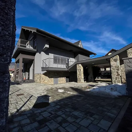 Delightful Cozy Riverside - One Bedroom With Terrace *