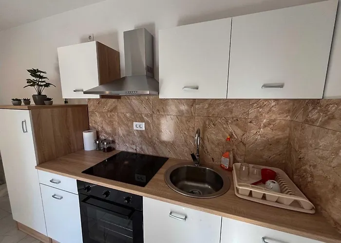 Апартаменты Delightful Cozy Riverside - One Bedroom With Terrace