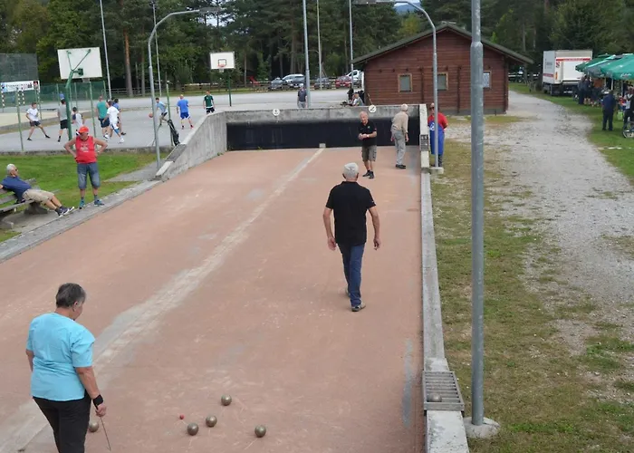 Delightful Cozy Riverside - One Bedroom With Terrace *